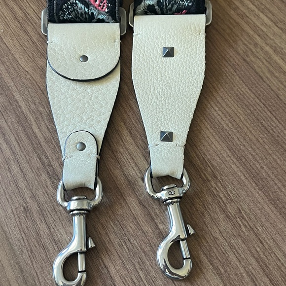 Rare Valentino Garavani embroidered camo butterfly purse strap - Picture 4 of 8